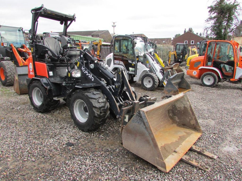 Kubota RT 220-2 Canopy Radlader 25.500 EUR - Wheel loader: picture 2 Kubota RT 220-2 Canopy Radlader 25.500 EUR - Wheel loader: picture 2