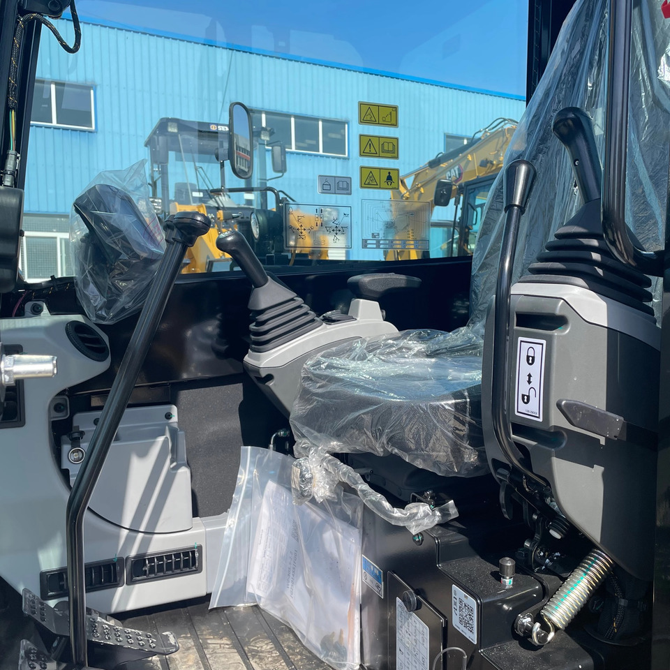 Mini excavator CAT 305.5E2: picture 13
