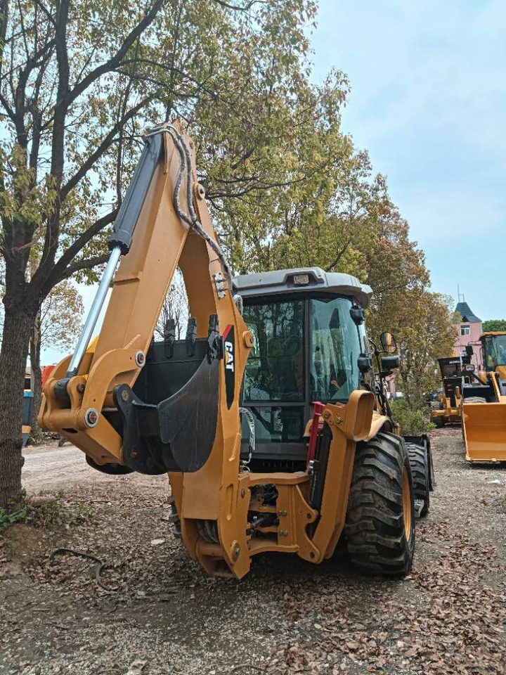 Backhoe loader CAT 420F: picture 6