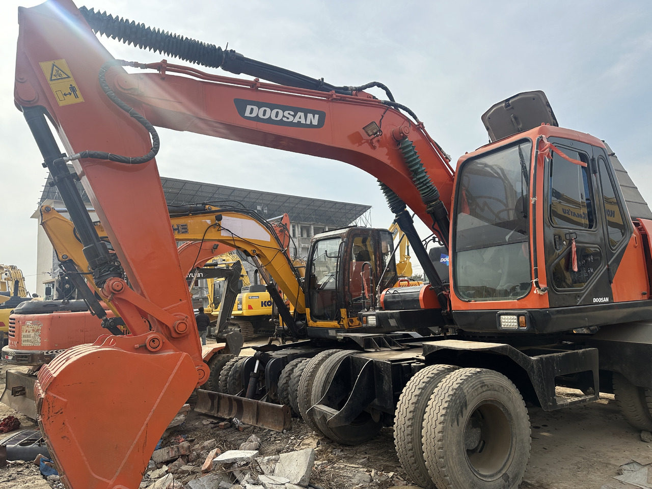 DOOSAN 150W - Wheel excavator: picture 2 DOOSAN 150W - Wheel excavator: picture 2