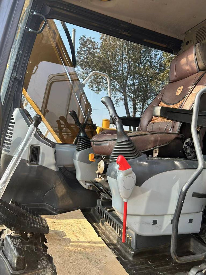 KOMATSU PC 130-8 - Crawler excavator: picture 5 KOMATSU PC 130-8 - Crawler excavator: picture 5