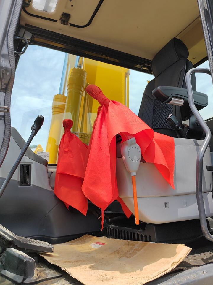 Crawler excavator KOMATSU PC160: picture 6