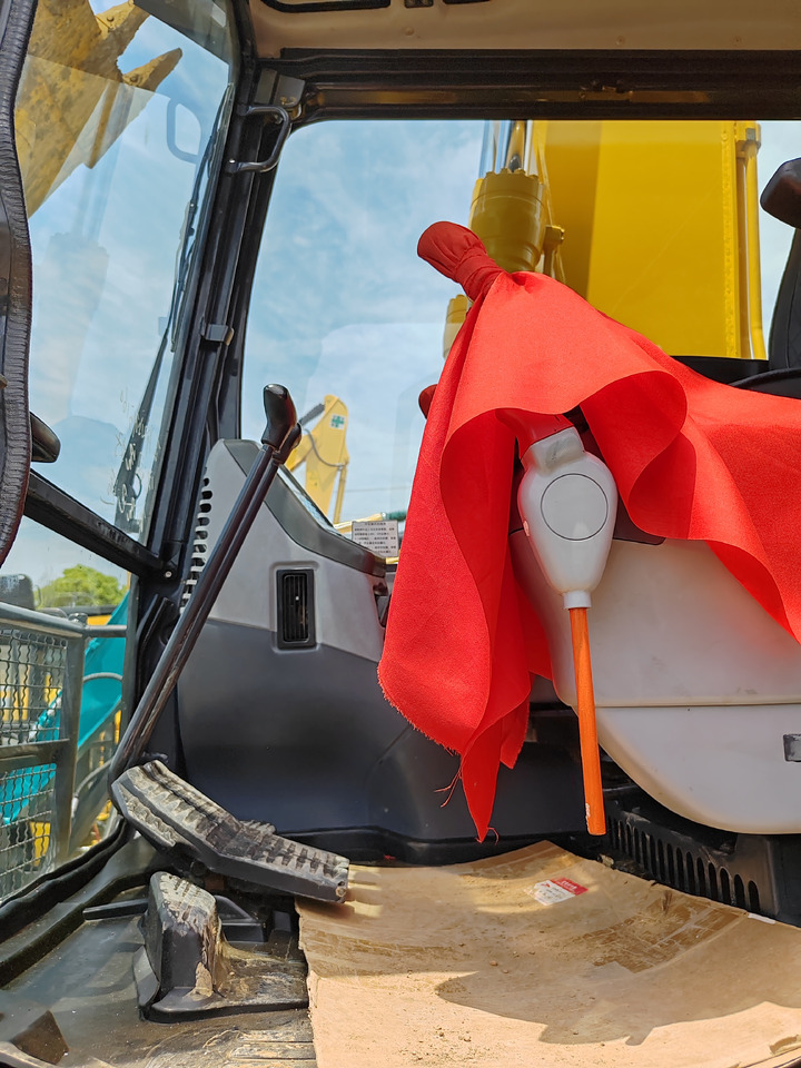 Crawler excavator KOMATSU PC160: picture 10