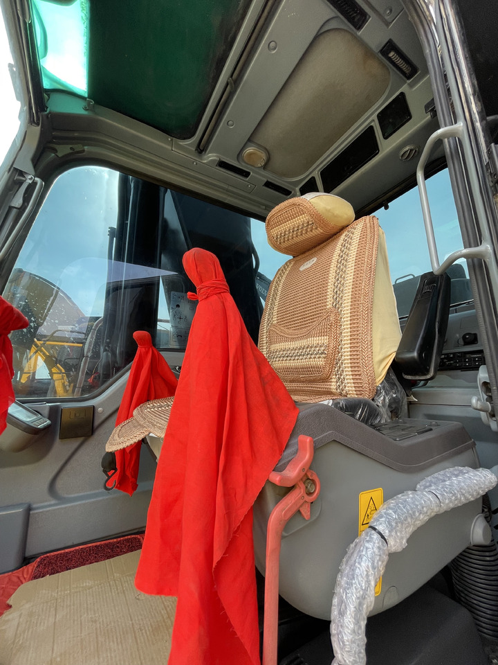 Crawler excavator Volvo EC290: picture 9 Crawler excavator Volvo EC290: picture 9