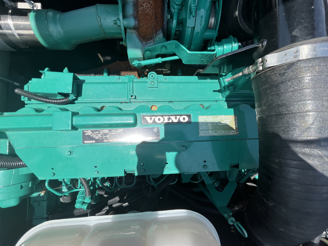 New Crawler excavator Volvo EC300DL: picture 10