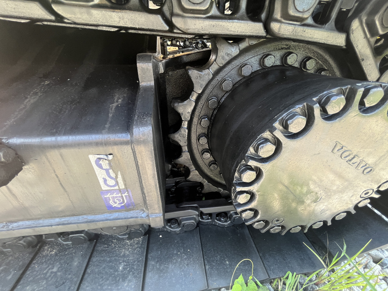 New Crawler excavator Volvo EC300DL: picture 8