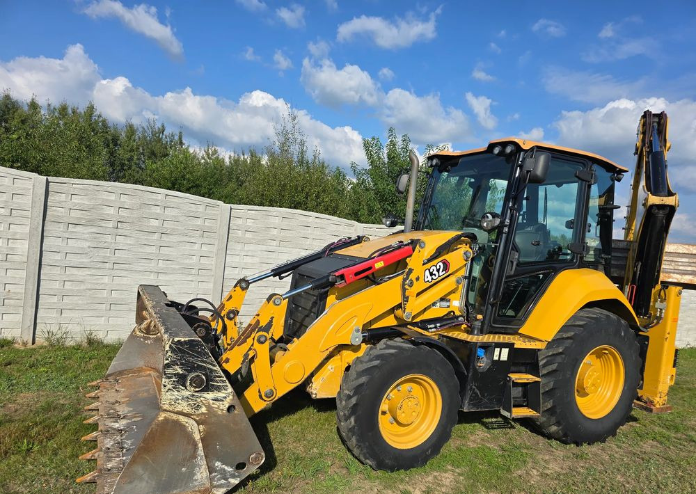 Caterpillar - Backhoe loader: picture 1 Caterpillar - Backhoe loader: picture 1