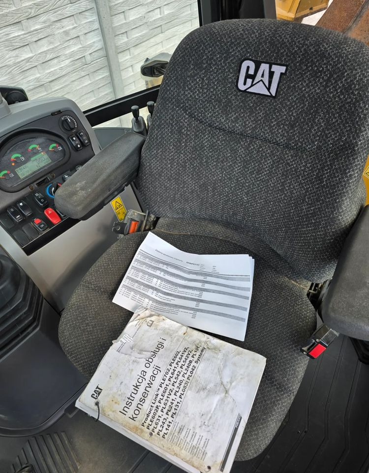 Caterpillar - Backhoe loader: picture 2 Caterpillar - Backhoe loader: picture 2