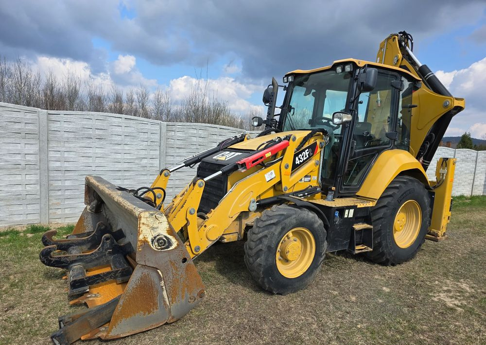 Caterpillar - Backhoe loader: picture 1 Caterpillar - Backhoe loader: picture 1