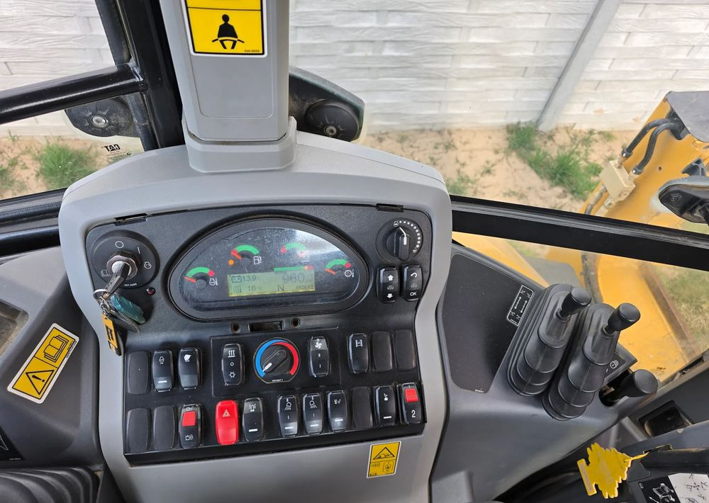 Caterpillar - Backhoe loader: picture 3 Caterpillar - Backhoe loader: picture 3