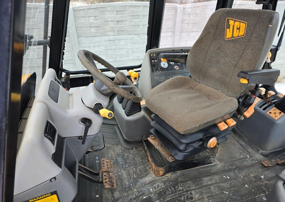 JCB - Backhoe loader: picture 3 JCB - Backhoe loader: picture 3