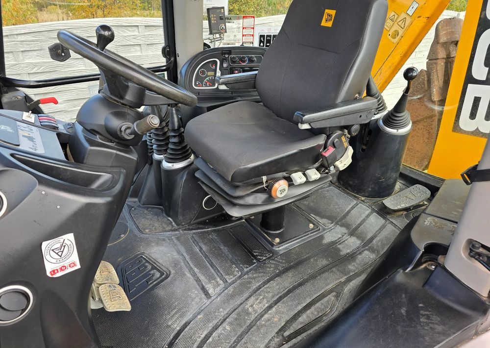 JCB - Backhoe loader: picture 3 JCB - Backhoe loader: picture 3