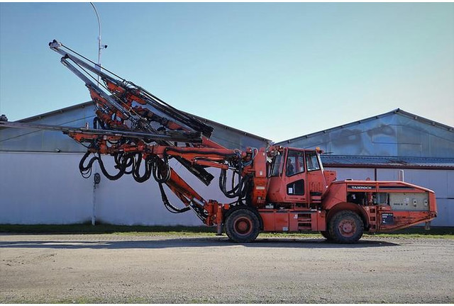 Tamrock AXERA T12 DATA-3.15 - Drilling rig: picture 4 Tamrock AXERA T12 DATA-3.15 - Drilling rig: picture 4