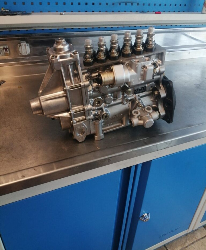 Bosch EXCHANGE A0250745702 Mercedes-Benz . truck - Fuel pump for Truck: picture 4 Bosch EXCHANGE A0250745702 Mercedes-Benz . truck - Fuel pump for Truck: picture 4