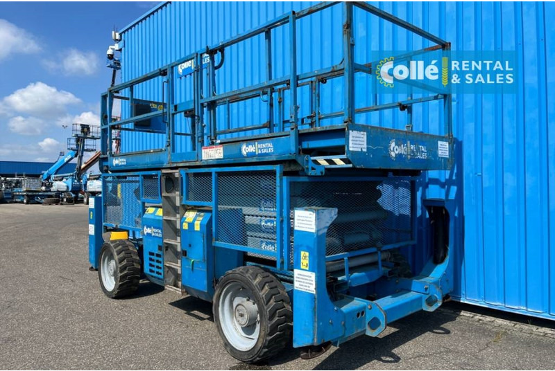 Genie GS 4390 RT | 2008 - Scissor lift: picture 3 Genie GS 4390 RT | 2008 - Scissor lift: picture 3