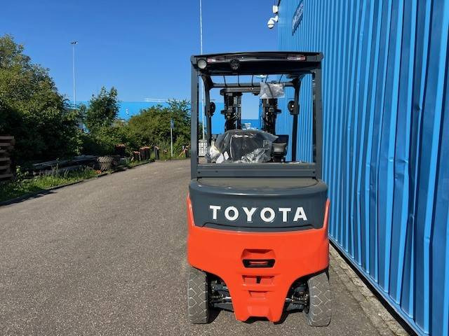 Toyota Traigo 80 - Electric forklift: picture 4 Toyota Traigo 80 - Electric forklift: picture 4