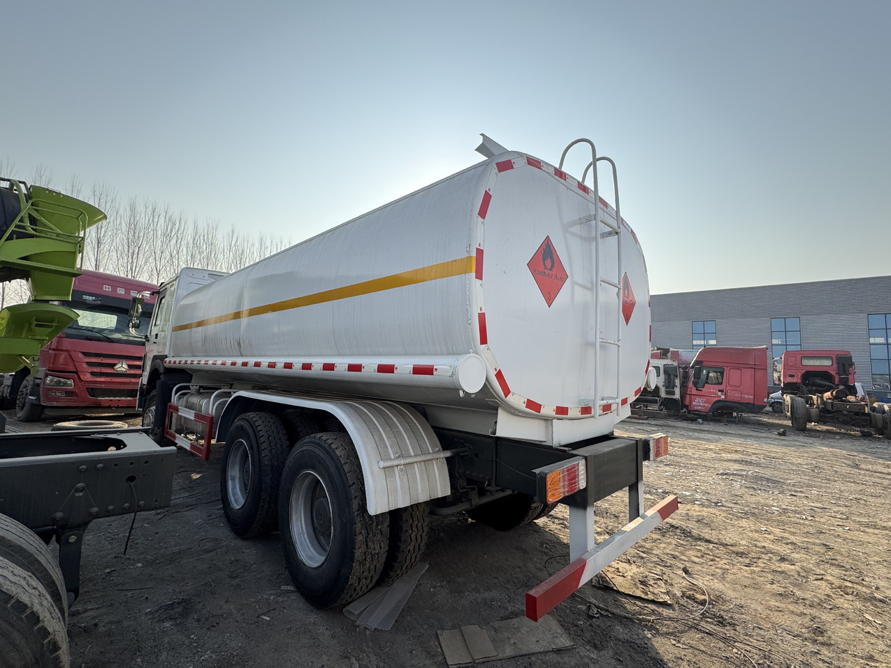 HOWO - Tank truck: picture 2 HOWO - Tank truck: picture 2