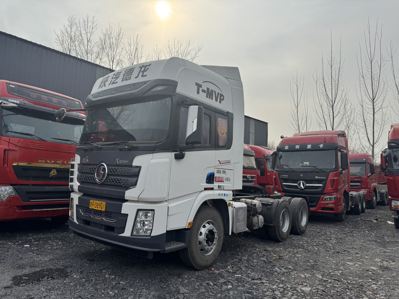 SHACMAN X3000 - Tractor unit: picture 1 SHACMAN X3000 - Tractor unit: picture 1