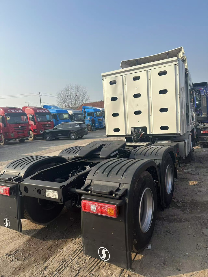 SHACMAN X3000 - Tractor unit: picture 5 SHACMAN X3000 - Tractor unit: picture 5