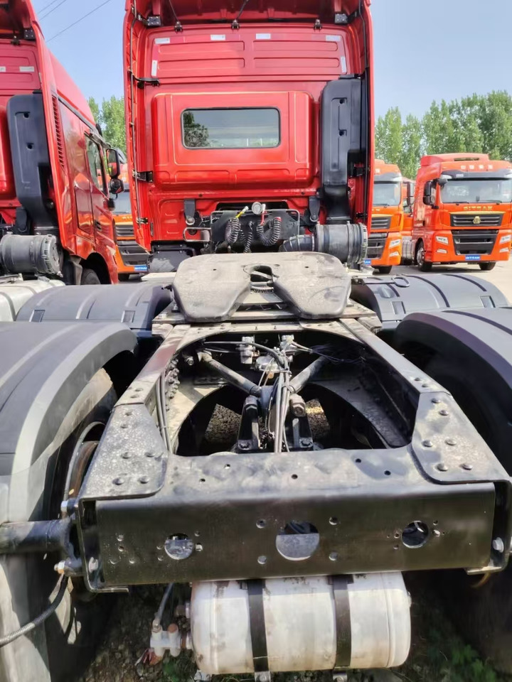 SINOTRUCK HOWO - Tractor unit: picture 4 SINOTRUCK HOWO - Tractor unit: picture 4