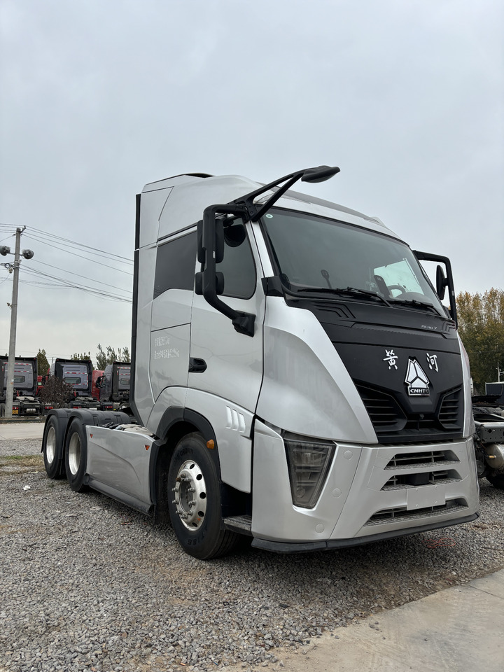 SINOTRUCK HOWO YELLOW RIVER - Tractor unit: picture 2 SINOTRUCK HOWO YELLOW RIVER - Tractor unit: picture 2