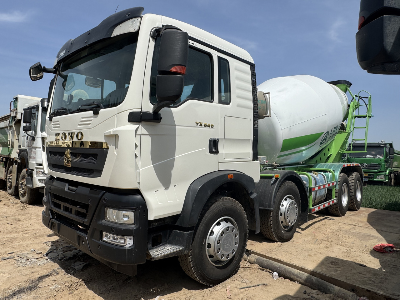 Concrete mixer truck howo: picture 7