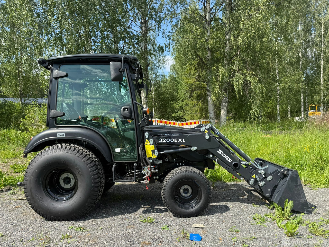 Solis 26 HST ohjaamolla ja etukuormaajalla, 2024, alvillinen, lähes ajamaton, Jyväskylä - Agricultural machinery: picture 5 Solis 26 HST ohjaamolla ja etukuormaajalla, 2024, alvillinen, lähes ajamaton, Jyväskylä - Agricultural machinery: picture 5