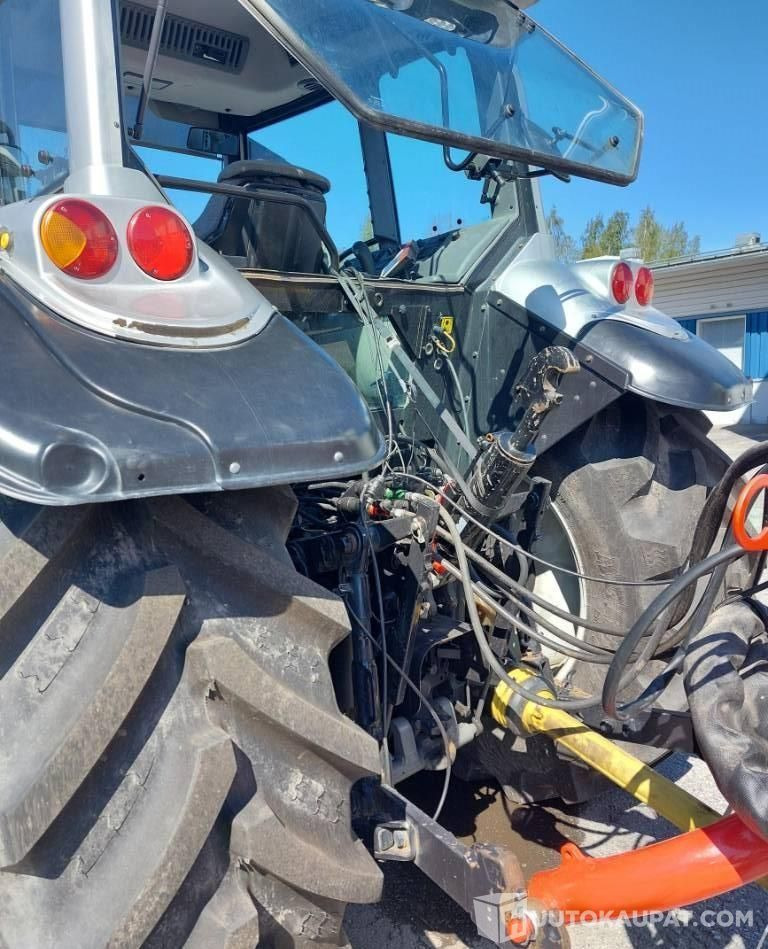 Valtra M 120 E, VAIN 2932 h, Okraspecial, 2004, Kokkola - Agricultural machinery: picture 5 Valtra M 120 E, VAIN 2932 h, Okraspecial, 2004, Kokkola - Agricultural machinery: picture 5