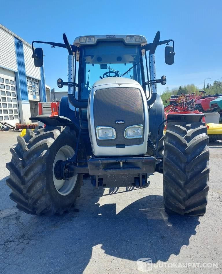 Valtra M 120 E, VAIN 2932 h, Okraspecial, 2004, Kokkola - Agricultural machinery: picture 4 Valtra M 120 E, VAIN 2932 h, Okraspecial, 2004, Kokkola - Agricultural machinery: picture 4