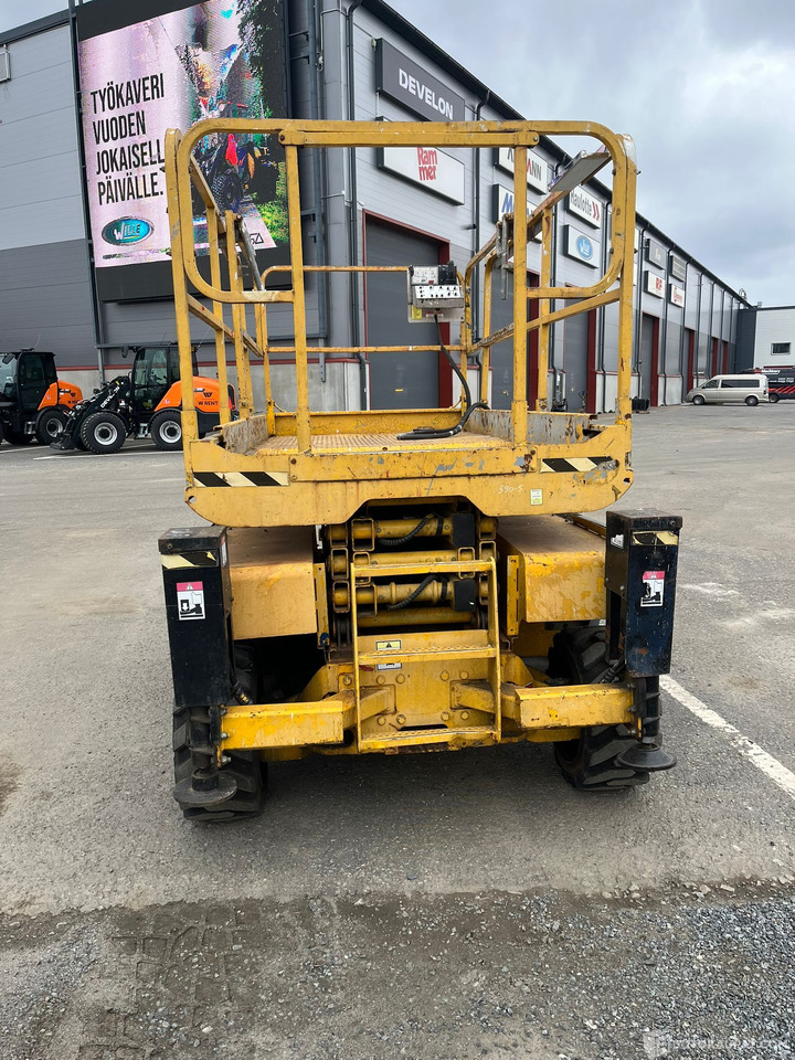 Haulotte Compact 10 DX, 2005 Nostin, Lempäälä - Scissor lift: picture 5 Haulotte Compact 10 DX, 2005 Nostin, Lempäälä - Scissor lift: picture 5