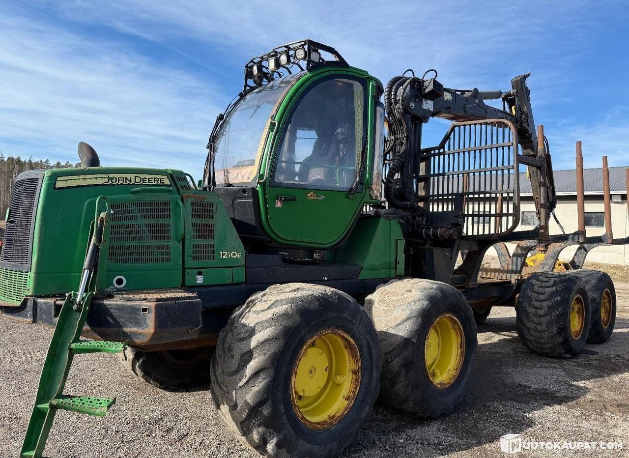 John Deere 1210E, harvester/forwarder, 28,430 h, Lahti - Forwarder: picture 2 John Deere 1210E, harvester/forwarder, 28,430 h, Lahti - Forwarder: picture 2