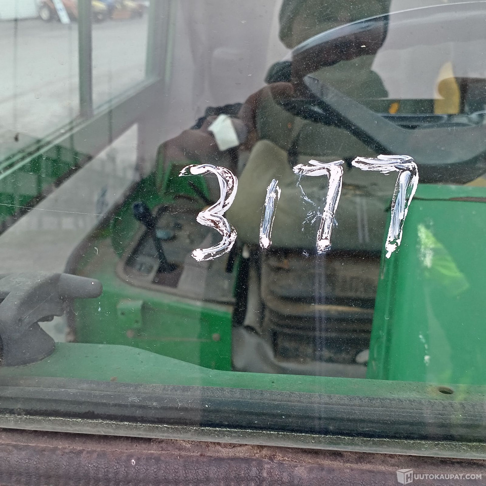 John Deere 3235 kelaleikkuri, 4 WD ja hytti, Hollola - Garden mower: picture 5 John Deere 3235 kelaleikkuri, 4 WD ja hytti, Hollola - Garden mower: picture 5