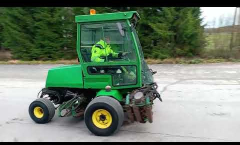John Deere 3235 kelaleikkuri, 4 WD ja hytti, Hollola - Garden mower: picture 2 John Deere 3235 kelaleikkuri, 4 WD ja hytti, Hollola - Garden mower: picture 2