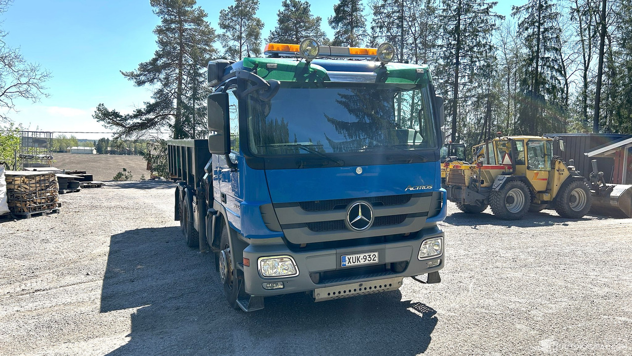 Kuorma-auto Mercedes-Benz Actros 2532, vm. 2009, kympitetty pilkki ja vaijerilaitteet, Lieto - Hook lift truck, Crane truck: picture 3 Kuorma-auto Mercedes-Benz Actros 2532, vm. 2009, kympitetty pilkki ja vaijerilaitteet, Lieto - Hook lift truck, Crane truck: picture 3