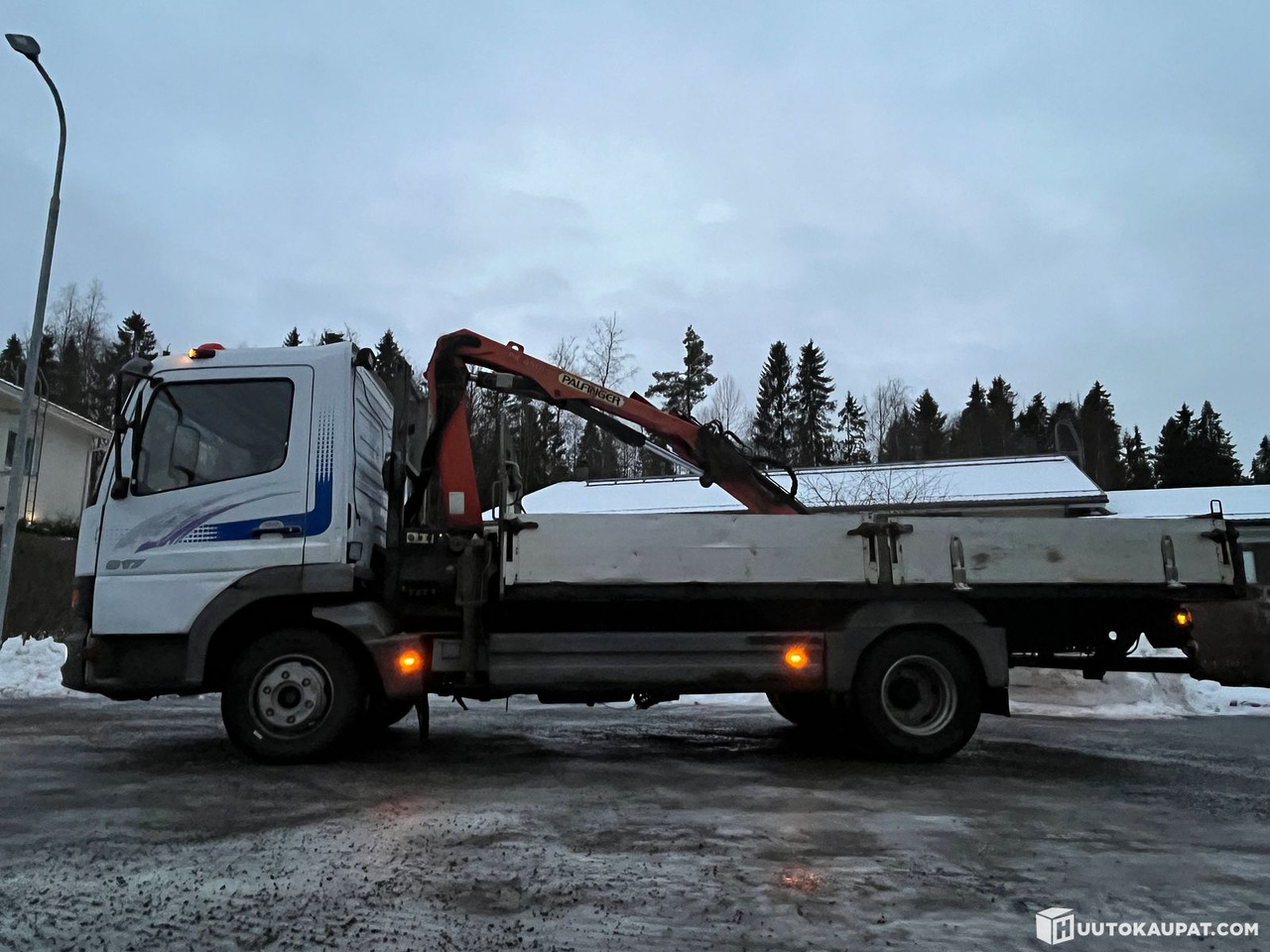 Mercedes-Benz Atego Palfingerillä, 1999, Tampere - Dropside/ Flatbed truck, Crane truck: picture 4 Mercedes-Benz Atego Palfingerillä, 1999, Tampere - Dropside/ Flatbed truck, Crane truck: picture 4