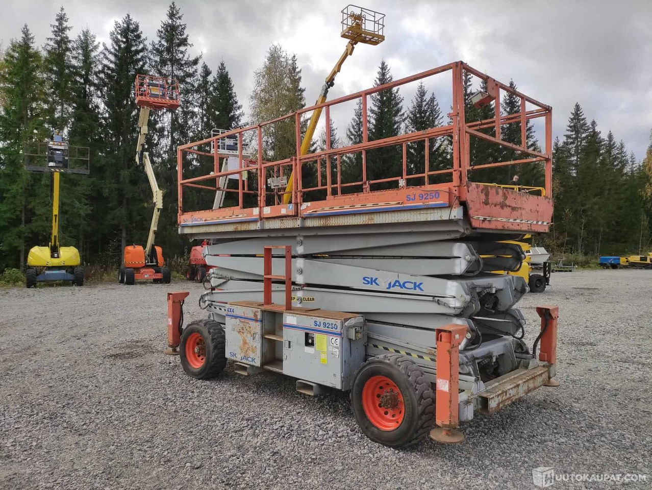 Skyjack SJ9250 saksilavanostin, KATSASTETTU!, 2007, Hollola - Scissor lift: picture 4 Skyjack SJ9250 saksilavanostin, KATSASTETTU!, 2007, Hollola - Scissor lift: picture 4