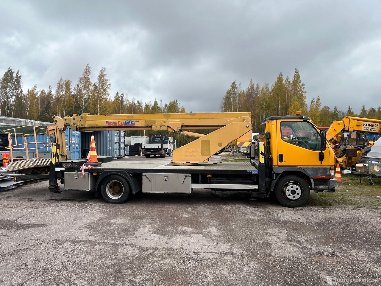 Mitsubishi CANTER-FE659H/420, nostokoriauto, nostin korjattavaksi, 2003, Vantaa - Truck: picture 5 Mitsubishi CANTER-FE659H/420, nostokoriauto, nostin korjattavaksi, 2003, Vantaa - Truck: picture 5
