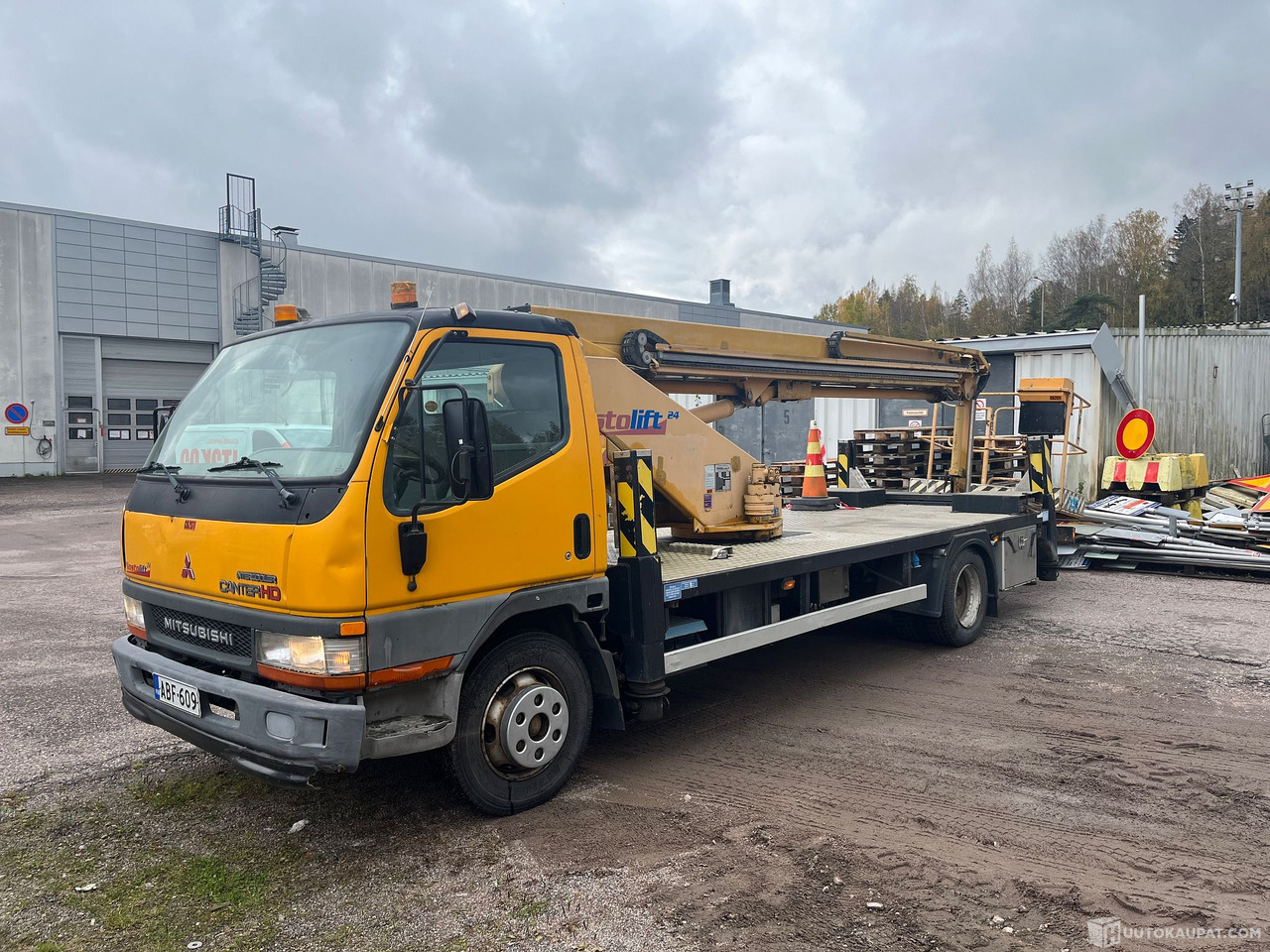 Mitsubishi CANTER-FE659H/420, nostokoriauto, nostin korjattavaksi, 2003, Vantaa - Truck: picture 1 Mitsubishi CANTER-FE659H/420, nostokoriauto, nostin korjattavaksi, 2003, Vantaa - Truck: picture 1