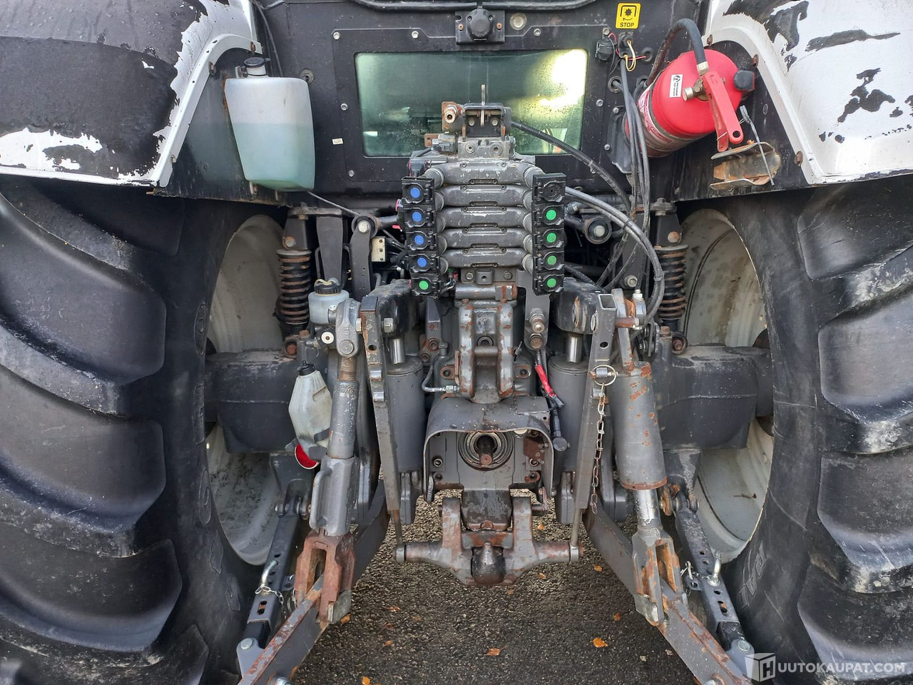 Valtra T213 VERSU, 2013, 11 100 h, MTK25, Joensuu - Farm tractor: picture 3 Valtra T213 VERSU, 2013, 11 100 h, MTK25, Joensuu - Farm tractor: picture 3