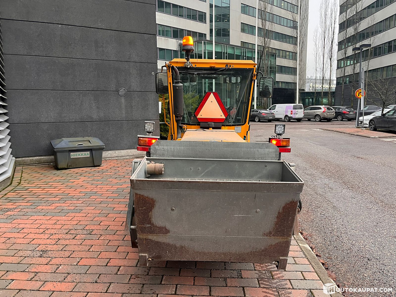 Wille 355B property maintenance machine with good attachments, 2006, Vantaa - Compact loader: picture 5 Wille 355B property maintenance machine with good attachments, 2006, Vantaa - Compact loader: picture 5