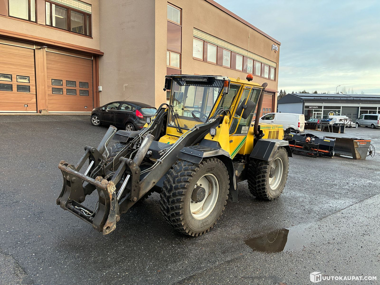 Wille 665, 1996 property tractor — Finland's first Wille 655, Valkeakoski - Wheel loader: picture 2 Wille 665, 1996 property tractor — Finland's first Wille 655, Valkeakoski - Wheel loader: picture 2