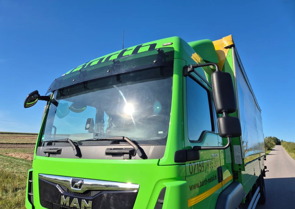 MAN Tgm 18.320 FULL SERWIS UNIKAT TOP ORYGINALNY PRZEBIEG z Niemiec AUTOMAT WINDA ACC Pirelli klima postojowa 18.250 18.290 15.250 15.290 15.320 - Curtainsider truck: picture 4 MAN Tgm 18.320 FULL SERWIS UNIKAT TOP ORYGINALNY PRZEBIEG z Niemiec AUTOMAT WINDA ACC Pirelli klima postojowa 18.250 18.290 15.250 15.290 15.320 - Curtainsider truck: picture 4