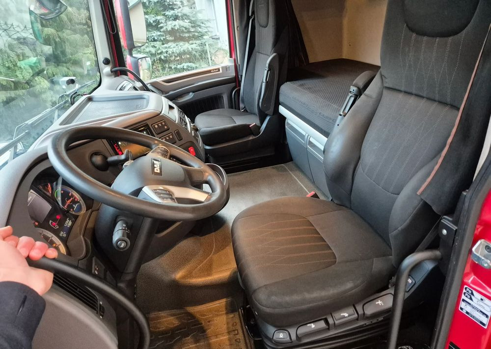 Tractor unit DAF XF 480 2021 Alufelgi opony 90% SSC TOP STANDARD / DUŻE KOTŁY / z Polski / jeden właściciel super zadbane SERWISOWANE: picture 8 Tractor unit DAF XF 480 2021 Alufelgi opony 90% SSC TOP STANDARD / DUŻE KOTŁY / z Polski / jeden właściciel super zadbane SERWISOWANE: picture 8