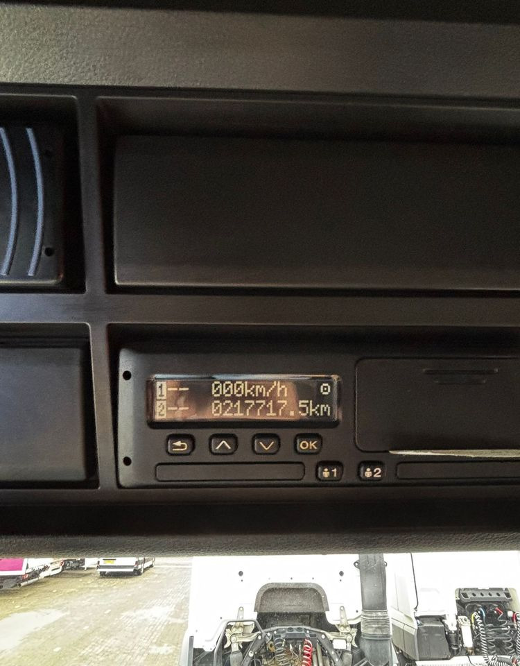 MAN TGS 18.470 NAUKA JAZDY STANDARD 4x2 / TGX 18.360 400 510 460 500 TOP STAN / ŚWIEŻO SPROWADZONY - Tractor unit: picture 3 MAN TGS 18.470 NAUKA JAZDY STANDARD 4x2 / TGX 18.360 400 510 460 500 TOP STAN / ŚWIEŻO SPROWADZONY - Tractor unit: picture 3