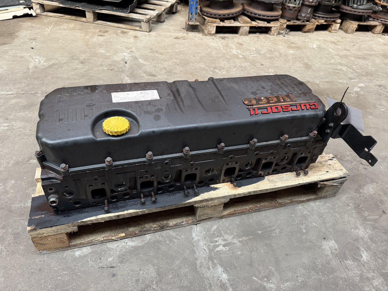IVECO STRALIS HI-WAY E6 XP - Spare parts: picture 1 IVECO STRALIS HI-WAY E6 XP - Spare parts: picture 1