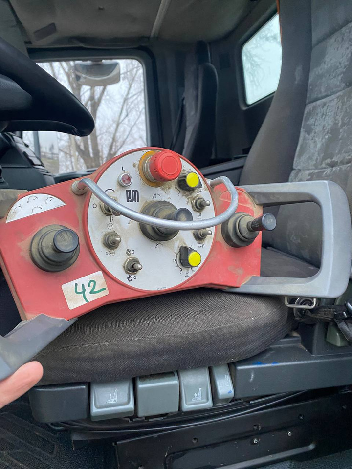 Concrete pump truck PUTZMEISTER Putzmeister on chassis Mercedes-Benz Actros Putzmeister 42m concrete pump: picture 8 Concrete pump truck PUTZMEISTER Putzmeister on chassis Mercedes-Benz Actros Putzmeister 42m concrete pump: picture 8