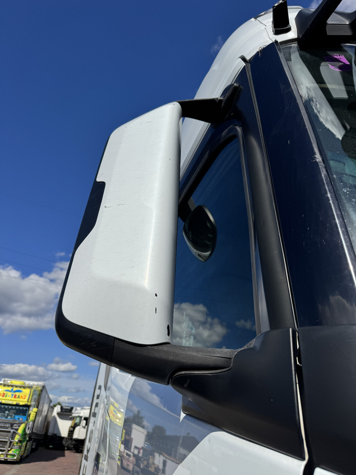 Ford F-Max - Rear view mirror: picture 1 Ford F-Max - Rear view mirror: picture 1