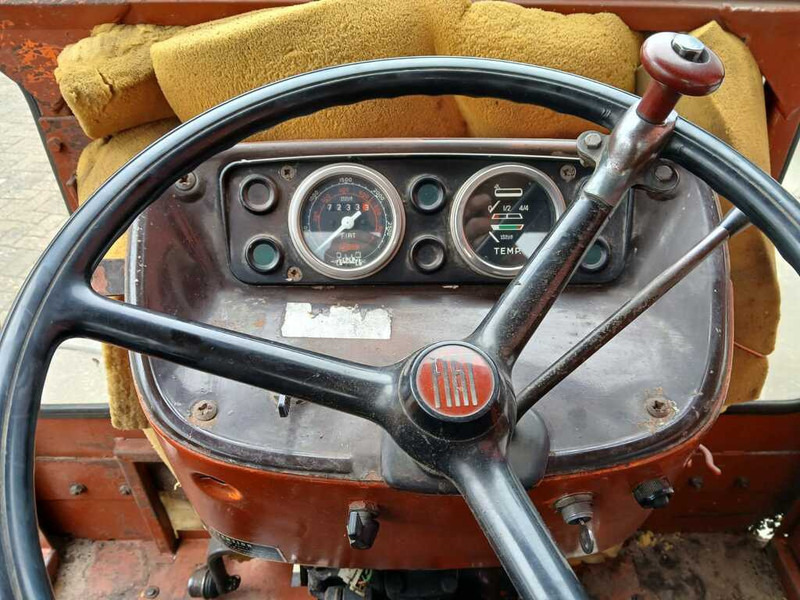 Farm tractor Fiat 640/8: picture 13