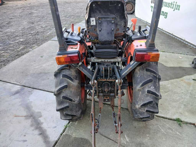 Compact tractor Kubota B 2420: picture 6