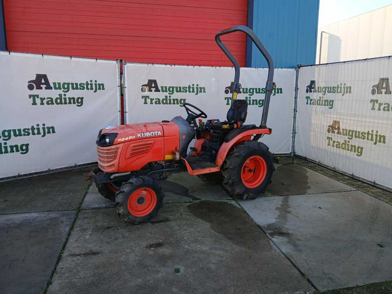 Compact tractor Kubota B 2420: picture 12